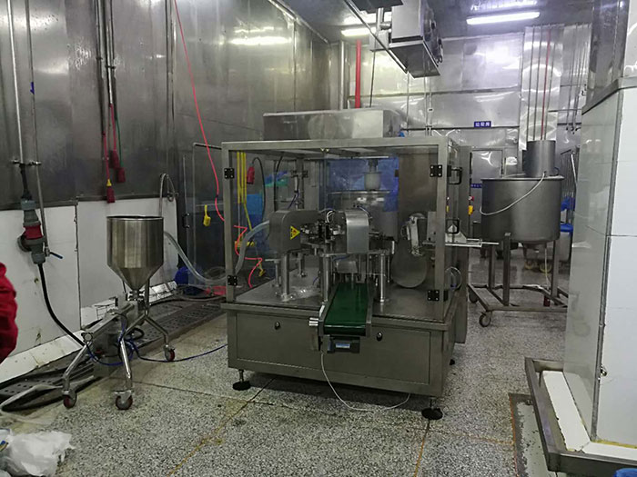 顆粒包裝機-給袋式顆粒包裝機