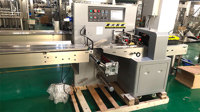 全自動饅頭包裝機設備車間實拍