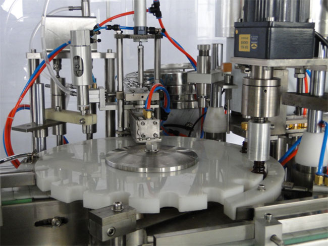 小瓶醫藥水灌裝封口機細節展示